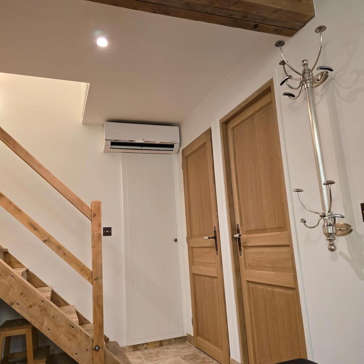 Le Cottage Maisonnette Dans Corps De Ferme Ollainville Exterior foto